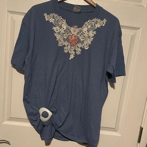 Blue T-Shirt with Lace Embroidery vintage L